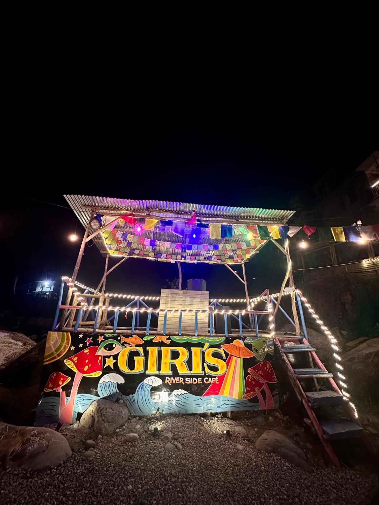 Hostel 360 Degree, Riverside Stay, Old Manali Exterior photo