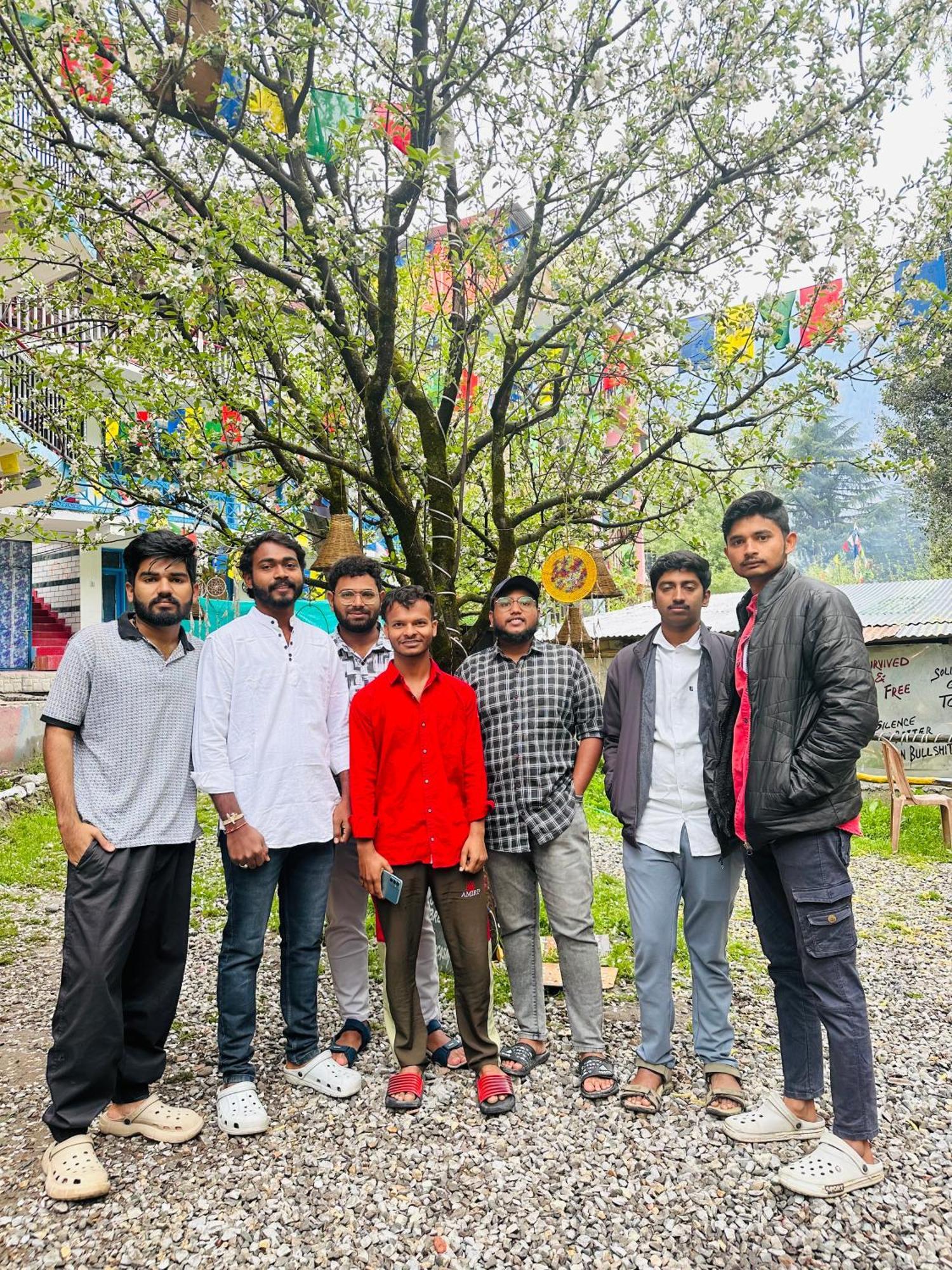 Hostel 360 Degree, Riverside Stay, Old Manali Exterior photo