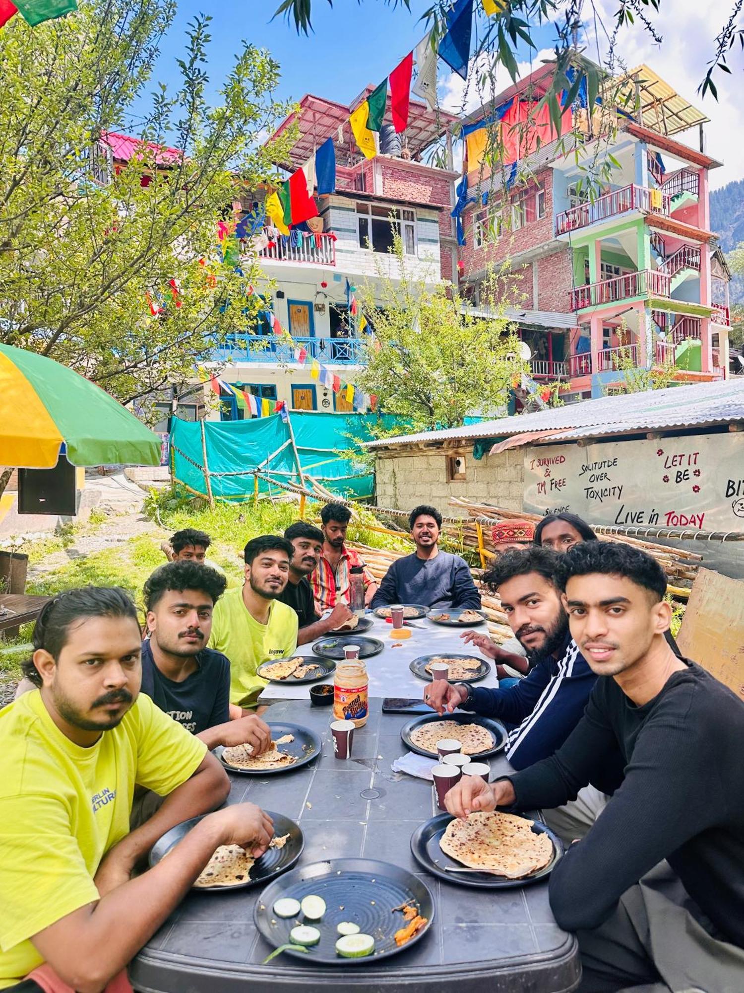 Hostel 360 Degree, Riverside Stay, Old Manali Exterior photo