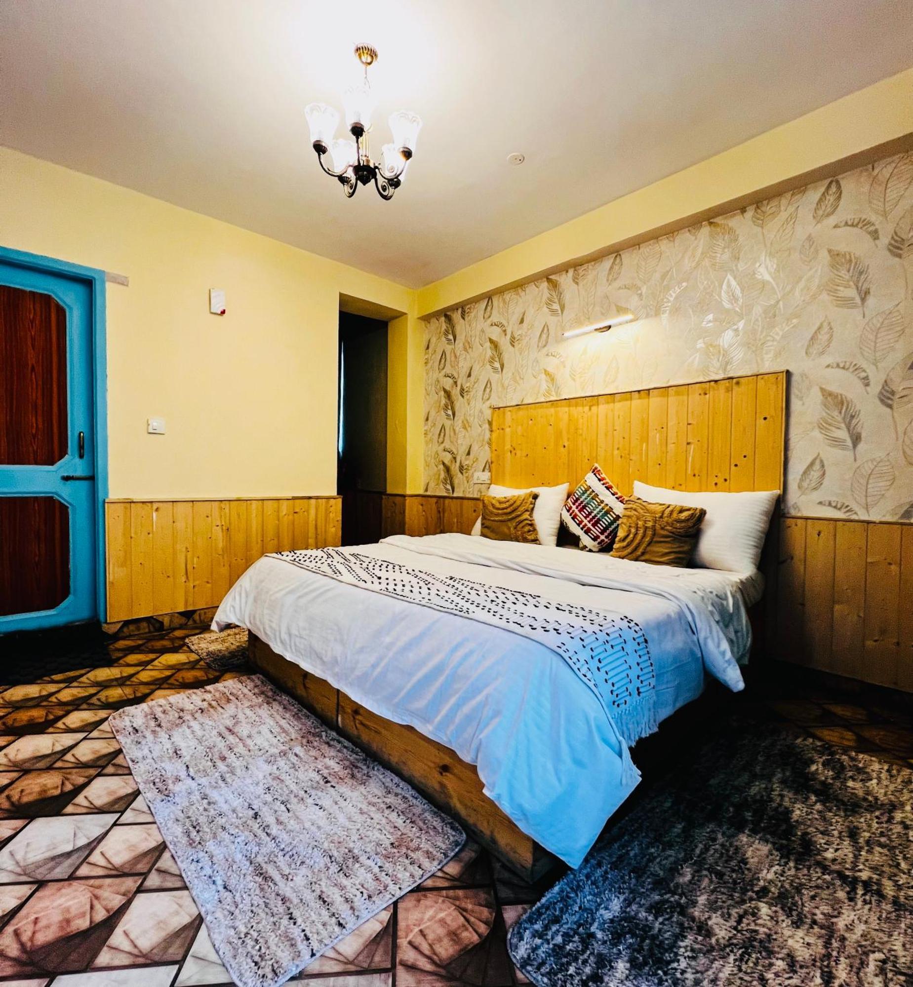 Hostel 360 Degree, Riverside Stay, Old Manali Exterior photo